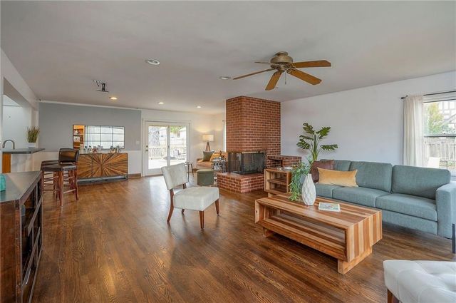 801 Valentine Road, Kansas City, MO 64111