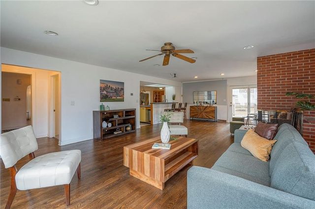 801 Valentine Road, Kansas City, MO 64111