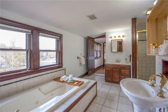 801 Valentine Road, Kansas City, MO 64111