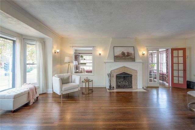 801 Valentine Road, Kansas City, MO 64111