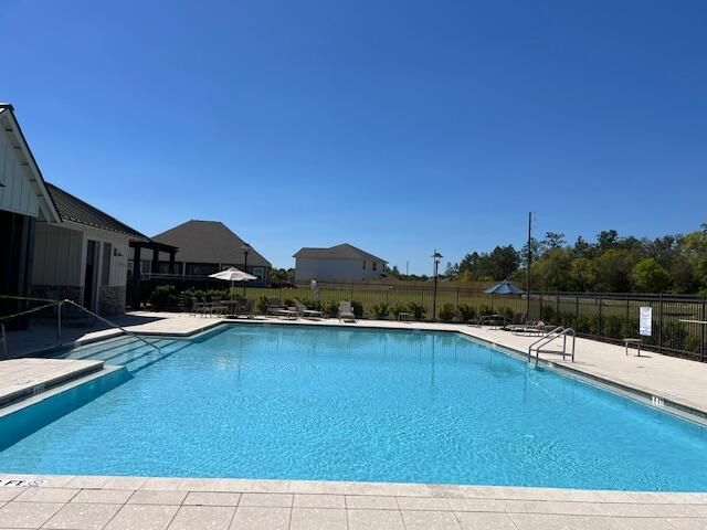 206 Laurel Hl Street, Crestview, FL 32539