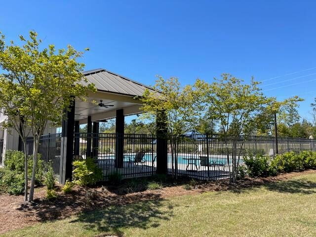 206 Laurel Hl Street, Crestview, FL 32539