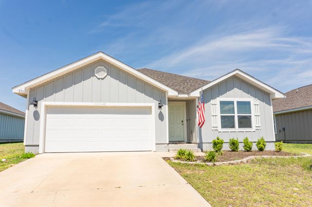 206 Laurel Hl Street, Crestview, FL 32539
