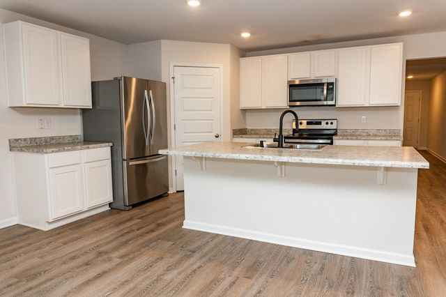 206 Laurel Hl Street, Crestview, FL 32539