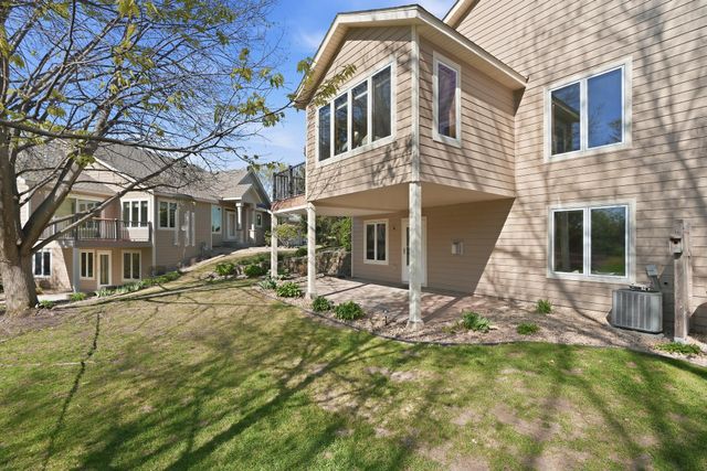 8821 Stonebrooke Court, Woodbury, MN 55125