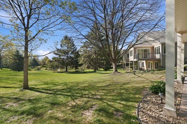 8821 Stonebrooke Court, Woodbury, MN 55125