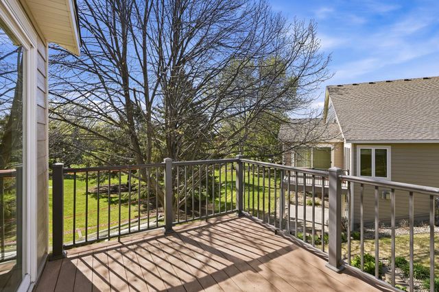 8821 Stonebrooke Court, Woodbury, MN 55125
