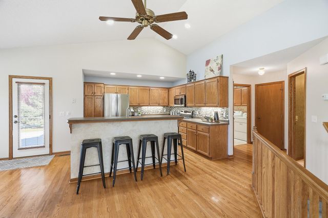 8821 Stonebrooke Court, Woodbury, MN 55125