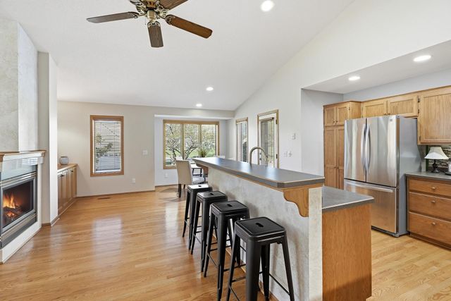 8821 Stonebrooke Court, Woodbury, MN 55125