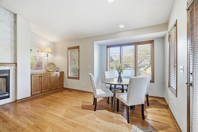 8821 Stonebrooke Court, Woodbury, MN 55125