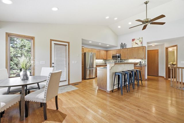 8821 Stonebrooke Court, Woodbury, MN 55125