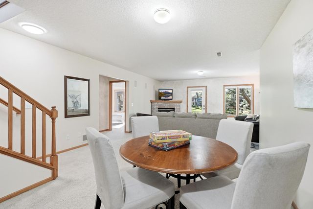 8821 Stonebrooke Court, Woodbury, MN 55125