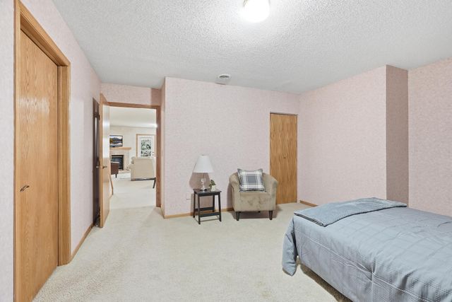 8821 Stonebrooke Court, Woodbury, MN 55125