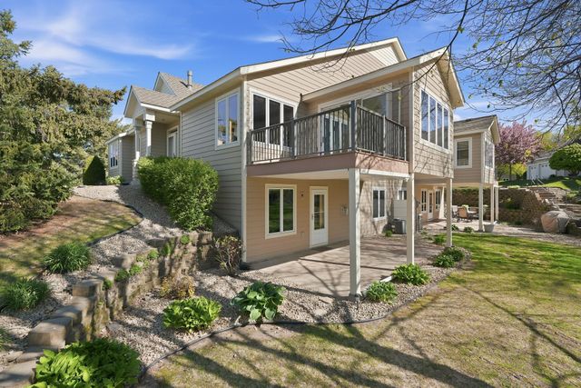 8821 Stonebrooke Court, Woodbury, MN 55125