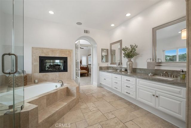 40 Via Barcaza, Coto De Caza, CA 92679