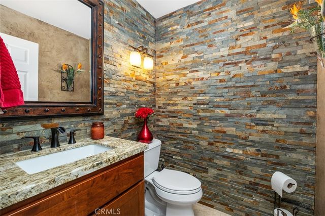 40 Via Barcaza, Coto De Caza, CA 92679