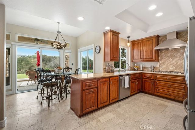 40 Via Barcaza, Coto De Caza, CA 92679