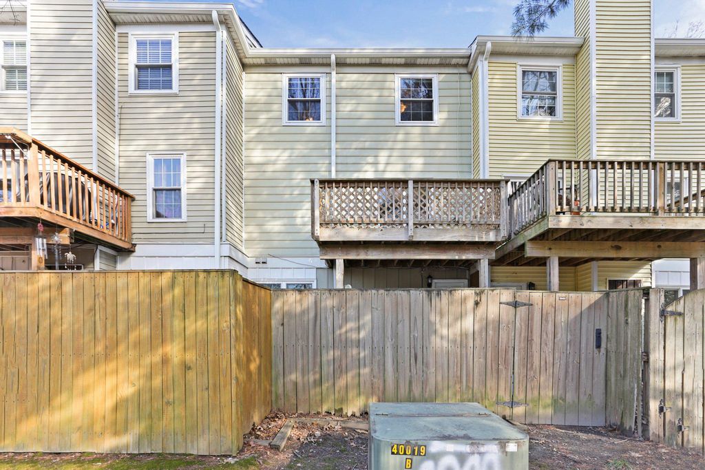 Image 17 of property listing at 1543 MARLBOROUGH, Crofton, MD 21114