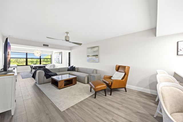 6061 Balboa Circle 403, Boca Raton, FL 33433