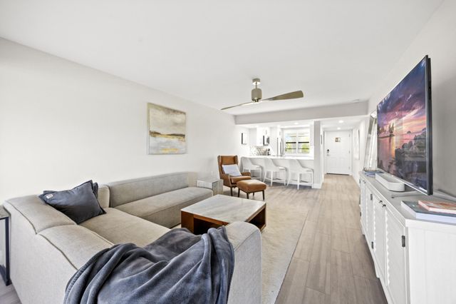 6061 Balboa Circle 403, Boca Raton, FL 33433