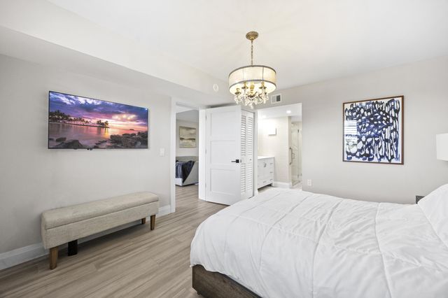 6061 Balboa Circle 403, Boca Raton, FL 33433