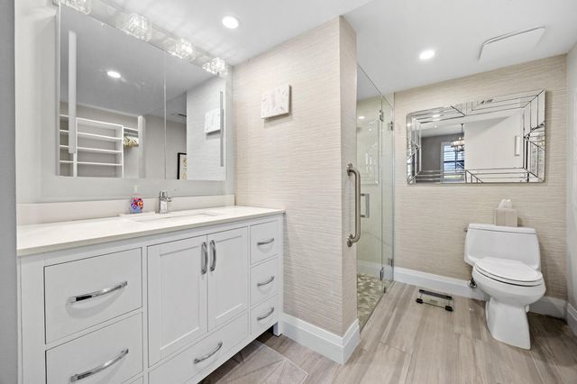 6061 Balboa Circle 403, Boca Raton, FL 33433