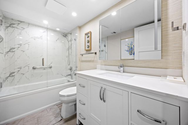 6061 Balboa Circle 403, Boca Raton, FL 33433