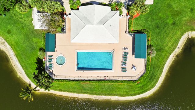 6061 Balboa Circle 403, Boca Raton, FL 33433