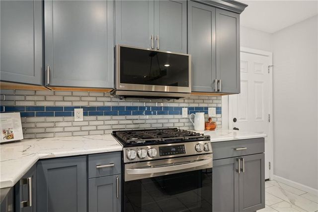 8505 Ward Parkway, Kansas City, MO 64114