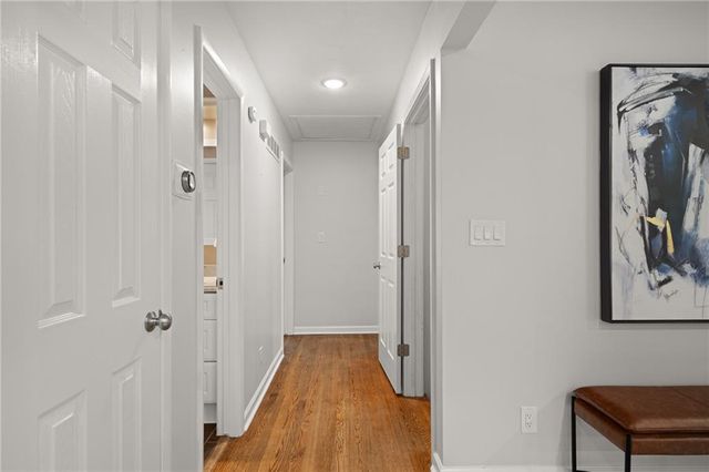 8505 Ward Parkway, Kansas City, MO 64114