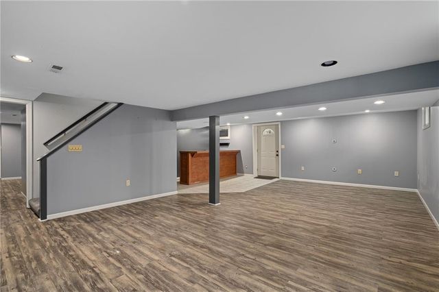 8505 Ward Parkway, Kansas City, MO 64114