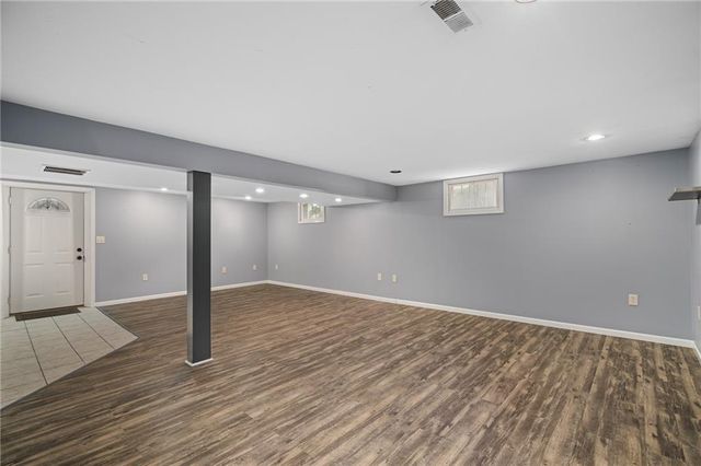 8505 Ward Parkway, Kansas City, MO 64114