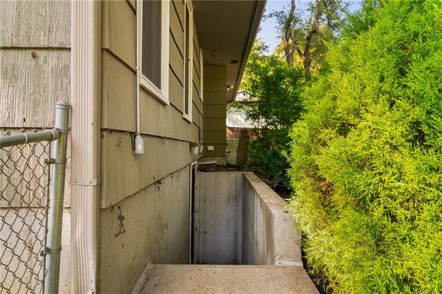 8505 Ward Parkway, Kansas City, MO 64114