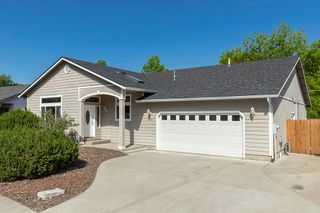 1706 Blue Moon Lane, Grants Pass, OR 97527