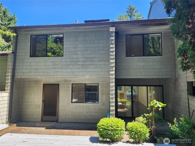 3605 93rd Avenue SE, Mercer Island, WA 98040