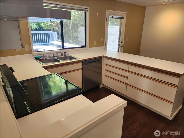 3605 93rd Avenue SE, Mercer Island, WA 98040