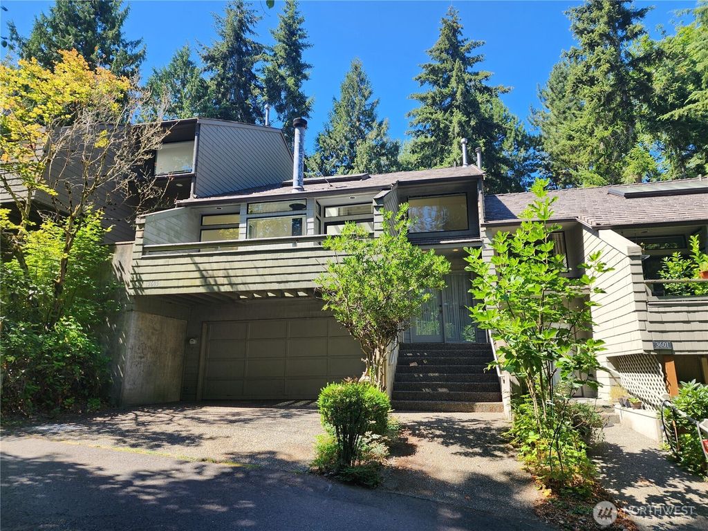 3605 93rd Avenue SE, Mercer Island, WA 98040