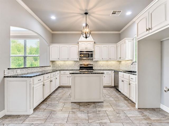 921 Siena Springs Drive, Norman, OK 73071