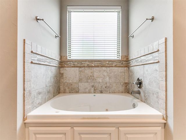 921 Siena Springs Drive, Norman, OK 73071
