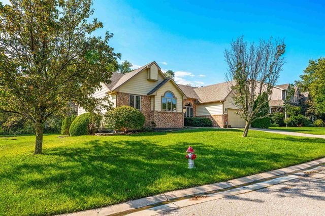 2507 N Cranbrook Ct, Wichita, KS 67226