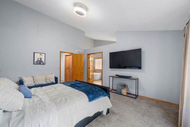 2507 N Cranbrook Ct, Wichita, KS 67226