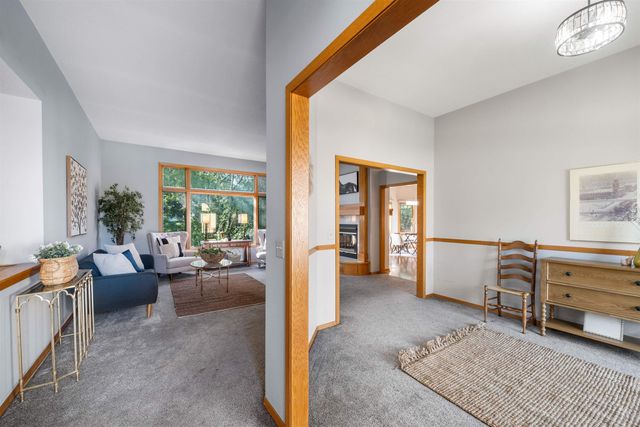 2507 N Cranbrook Ct, Wichita, KS 67226