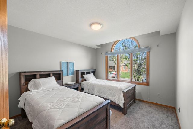 2507 N Cranbrook Ct, Wichita, KS 67226