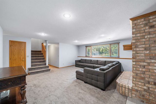 2507 N Cranbrook Ct, Wichita, KS 67226