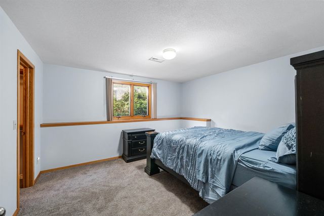 2507 N Cranbrook Ct, Wichita, KS 67226