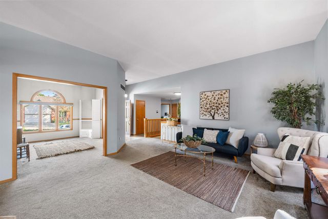 2507 N Cranbrook Ct, Wichita, KS 67226