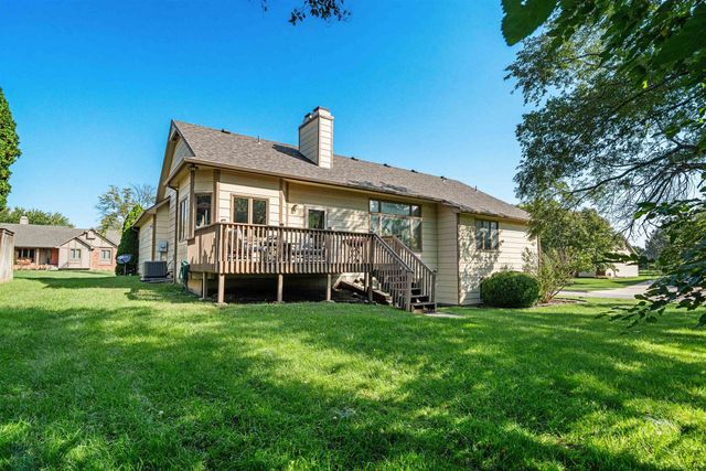 2507 N Cranbrook Ct, Wichita, KS 67226