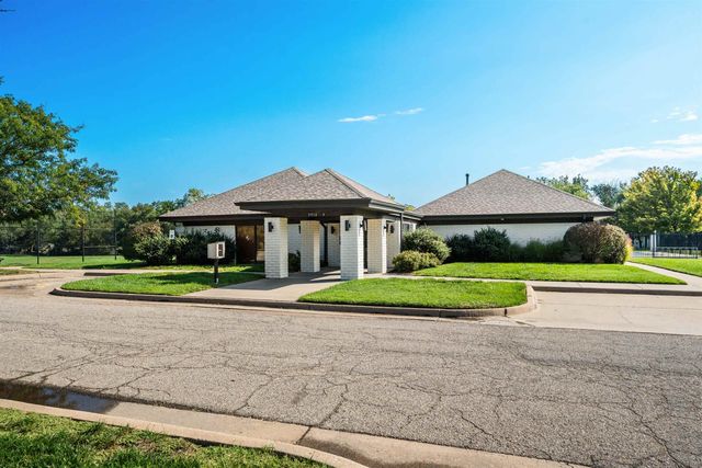 2507 N Cranbrook Ct, Wichita, KS 67226