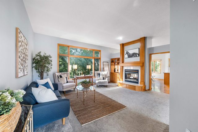 2507 N Cranbrook Ct, Wichita, KS 67226