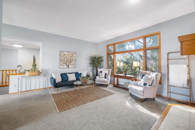 2507 N Cranbrook Ct, Wichita, KS 67226